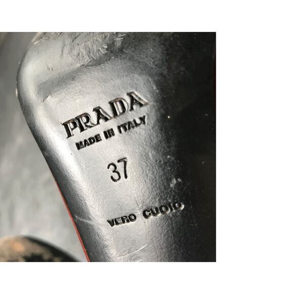 Prada Wine Patent Block Heel Pumps 37 Authenticated Italy - Picture 2 of 10